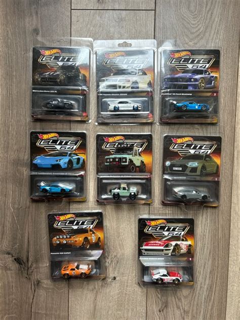 Hot Wheels Model Car Mercedes Benz Toyota Ford Lamborghini Land Rover