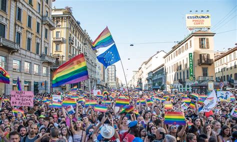 Milano Pride Sabato Giugno La Parata Finale E Il Grande Evento