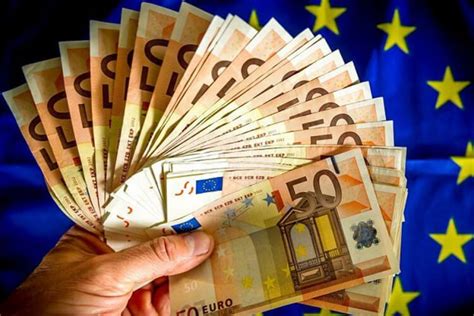 Euro Na Najni Em Nivou U Posljednjih Godina Strah Od Recesije Sve