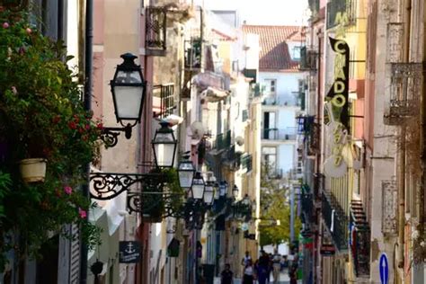 Caminhada de descoberta autoguiada pelos bairros históricos de Lisboa