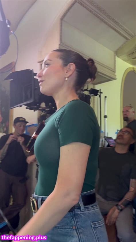 AT T Girl Milana Vayntrub Https Mintmilana Nude OnlyFans Photo The Fappening Plus