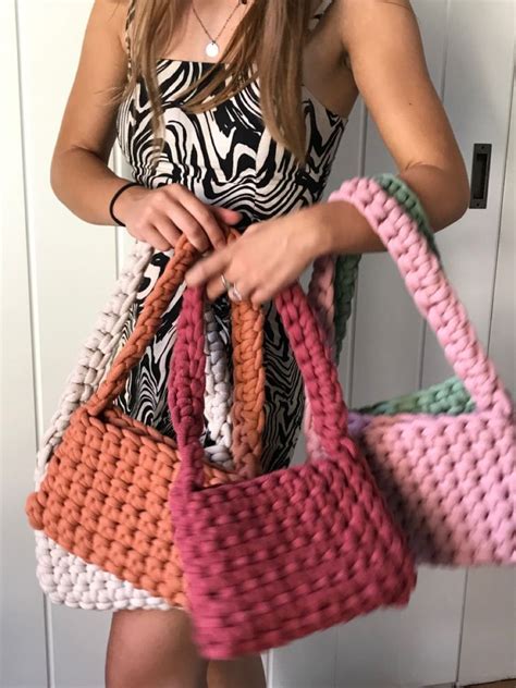 Pin De Useluizacrochet En Crochet Bolsa Bolsos De Trapillo Tejidos