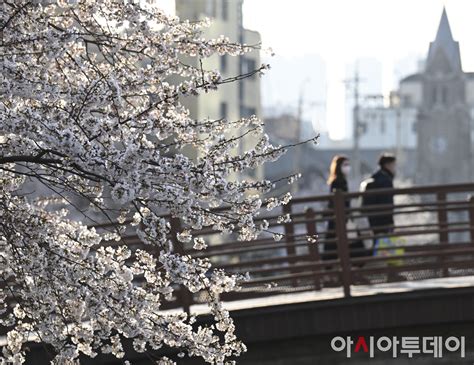 포토 출근길 꽃샘추위 아시아투데이