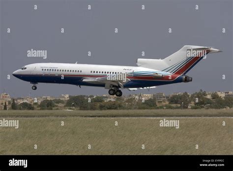 Aviation Connextions Boeing 727 landing Stock Photo - Alamy