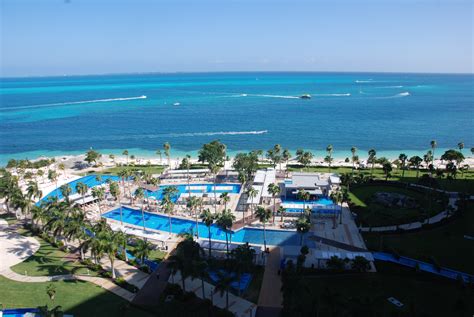 Hotel Riu Palace Cancun, A Family Friendly Resort • Outside Suburbia Family