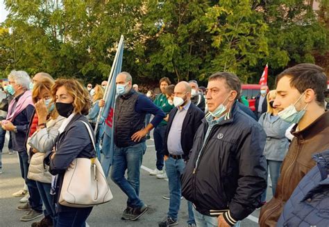 Attacco Sede Cgil Rossi Atto Vigliacco Rivolto Alla Sede Di