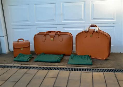 Place Bid Dt Nos Piece Ferrari Gt Luggage Set By Schedoni