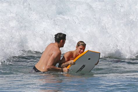 Justin Bieber Topless On The Beach Of Hawaii Celeb Donut