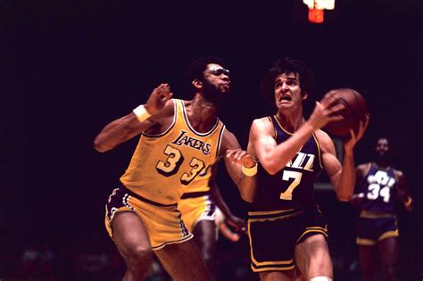 YouTube Gold: Pete Maravich Scores 70 - And With No Three Point Shot ...