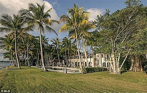 Phil Collins Buys Jennifer Lopez S M Miami Mansion Daily Mail Online