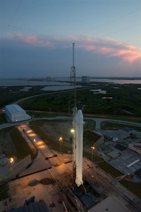 Images: SpaceX's Falcon 9 takes flight - CNET