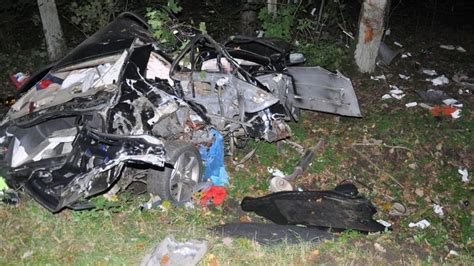 Lidzbark Makabryczny wypadek auto rozbiło się na drzewie Zginęła