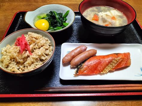 【炊き込みご飯 献立 魚】鮭の焼き魚・ほうれん草のおひたし・豚汁｜北海道ブログ