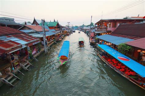 Samut Songkhamphawa Floating Market Is A Famous Place In Samut