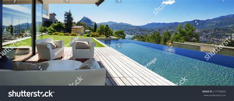 Modern House Pool Exterior Stock Photo 217746025 | Shutterstock