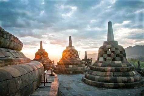 Borobudur Sonnenaufgang Merapi Prambanan Tempel Tagestour Getyourguide