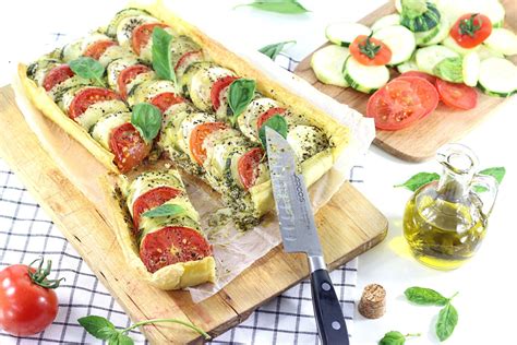 Tarte Feuilletée Tomates Courgettes Mozzarella Pesto de Basilic