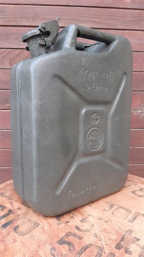 VINTAGE GERMAN MILITARY Jerry Can 5 Litter Army Jerrycan Kraftstoff