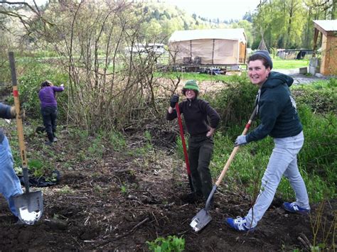 Volunteer at Oxbow April 30! | Oxbow Farm & Conservation Center