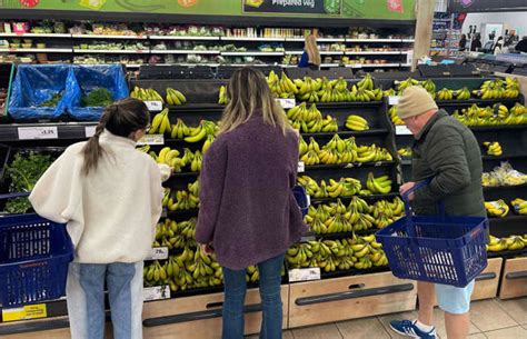 Inside the multi-billion-dollar banana industry: Why it's in crisis