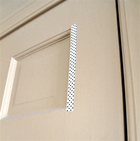 Décorez les portes avec du ruban washi