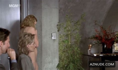 ELISABETH SHUE Nude AZNude