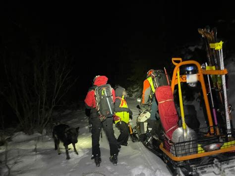 Tatry Turysta chciał zdobyć Kasprowy Wierch Poślizgnął się a lawina