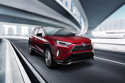 El Toyota RAV4 Prime es el híbrido enchufable de 300 CV y 63 km de