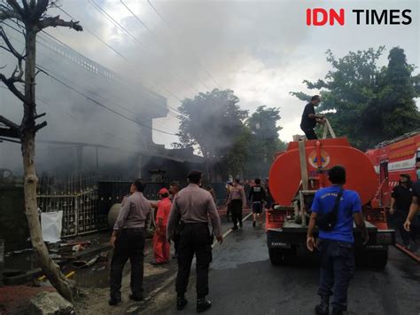 Toko Bangunan Ludes Dilalap Api Kerugian Capai Ratusan Juta