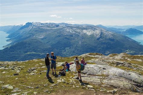 Hiking TRIP IN HARDANGERFJORD - Mount Oksen hiking