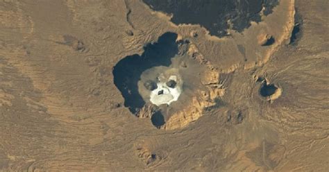 400 Km ऊपर अंतरिक्ष से दिखी विशालकाय 'खोपड़ी!'