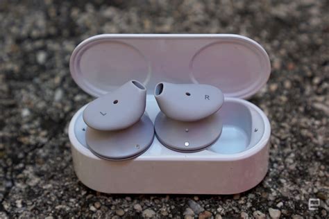 Tell us all about your Surface Earbuds