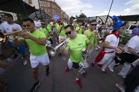 Fotos Merienda Y Disfraces En Las Fiestas De La Vaquilla De Teruel