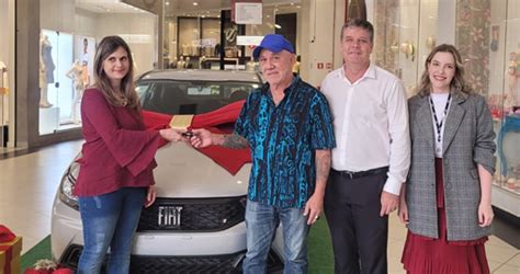 Moradora de Vera Cruz ganha carro 0 KM do Marília Shopping Visão