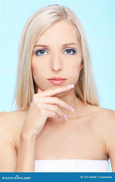 Blonde Hermoso Imagen De Archivo Imagen De Mano Atractivo
