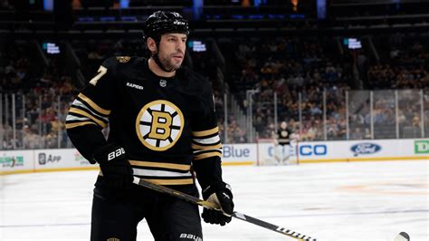 LNH Milan Lucic plaide non coupable à une accusation de voie de fait