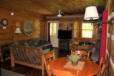 Hideout Cabin – Lazy Horse Retreat