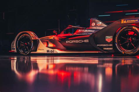 ポルシェ初のフォーミュラeカーはワークスカラー。『99xエレクトリック』世界初公開 海外レース他 Autosport Web