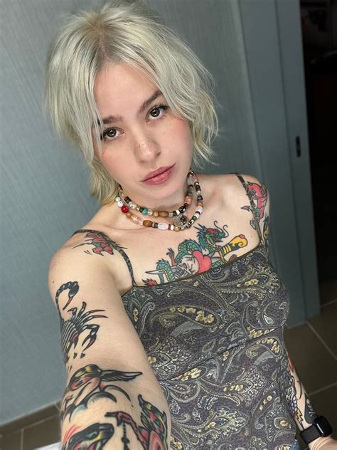 Anisa Jomha on Twitter: "Just wanted to actually show off the blonde