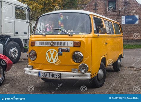 Classic Elegant Yellow Camper VW T4 Parked Editorial Photography ...