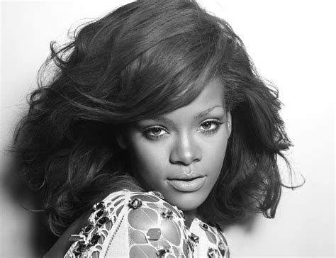Hot Walls Pics Rihanna