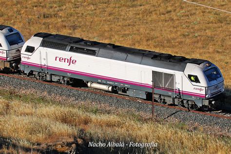 IMG 6393 Locomotoras 334 004 334 010 Con El Talgo VI Serv Flickr