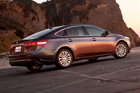 Toyota Avalon Hybrid Limited - amazing photo gallery, some information ...