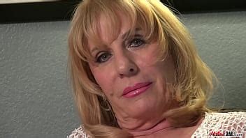 Naughty Milf Dives Deep Into Her Wet Pussycat Letmejerk