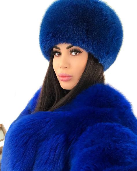 𝐏𝐨𝐩 𝐁𝐢𝐚𝐧𝐜𝐚 𝐅𝐥𝐨𝐫𝐢𝐧𝐚 on Instagram Fur Fashion Winter Fashion