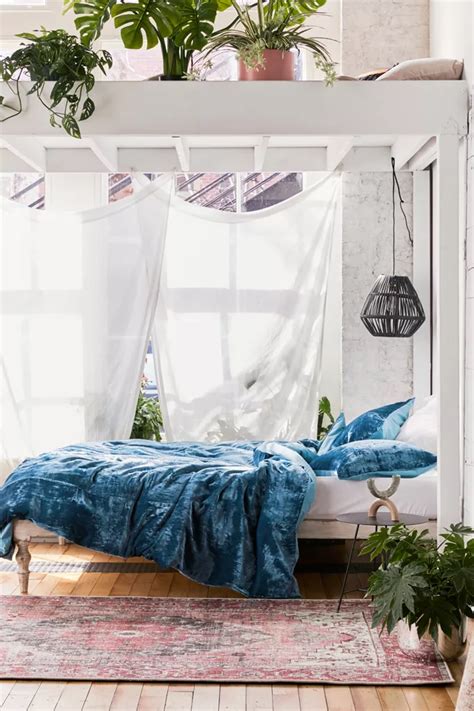 Skye Velvet Duvet Cover | Urban Outfitters Canada