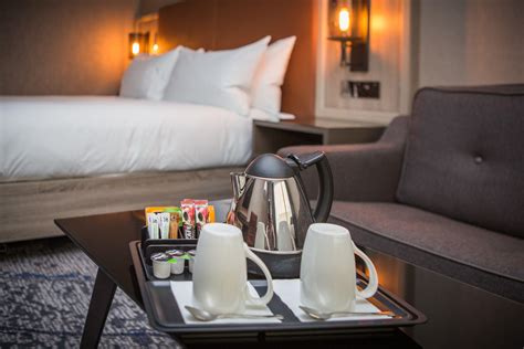 Transit Guide to Warren House Hotel in Kingston Upon Thames 5