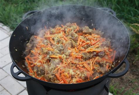 Какой казан лучше: алюминиевый или чугунный, как выбрать для дома
