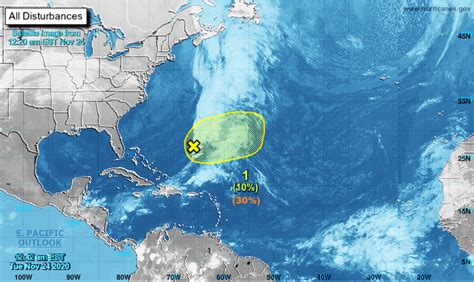 La zona subtropical monitorizada por el NHC se organiza un poco más