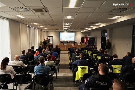 Wszystkich Wi Tych Policjanci Zadbaj O Bezpiecze Stwo Na